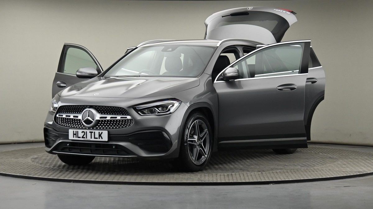 Mercedes-Benz GLA Image 27