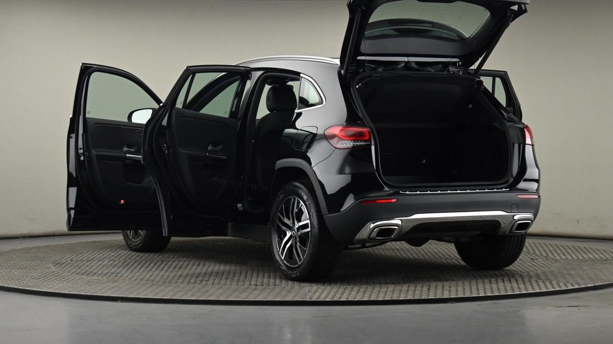 Mercedes-Benz GLA Image 28