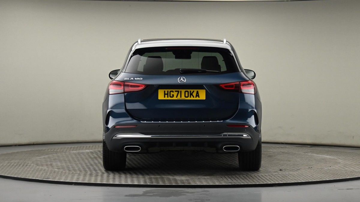 Mercedes-Benz GLA Image 25