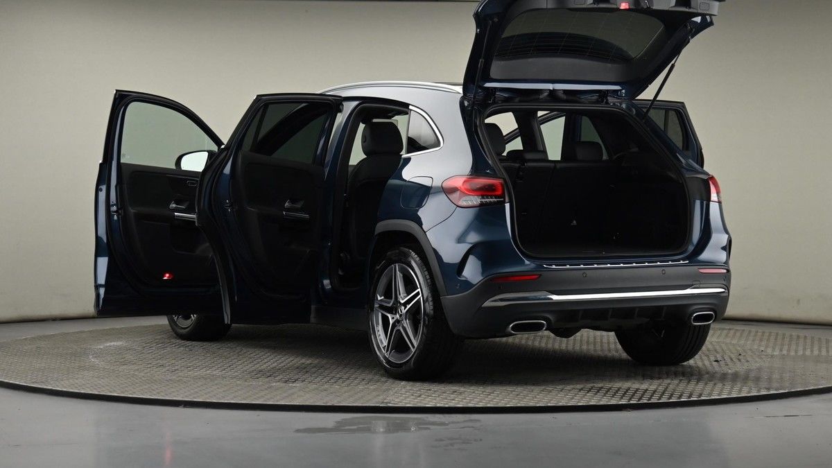 Mercedes-Benz GLA Image 29