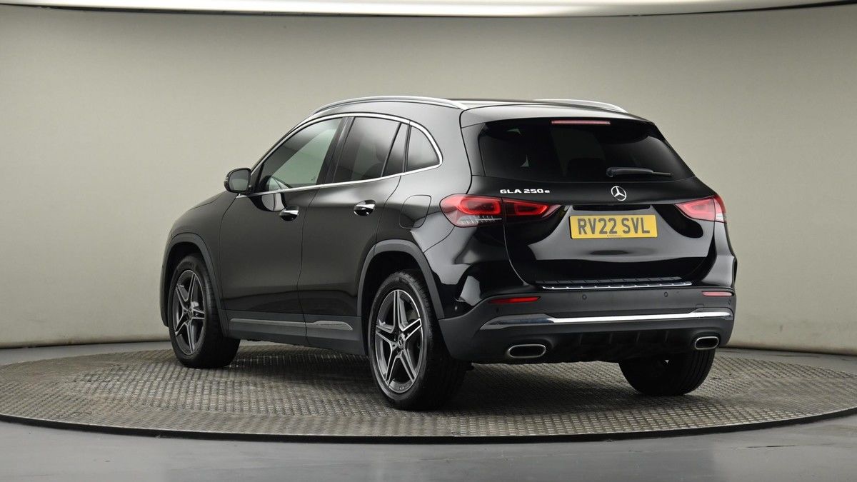 Mercedes-Benz GLA Image 24