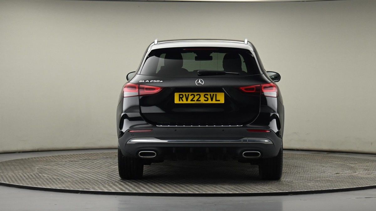 Mercedes-Benz GLA Image 25