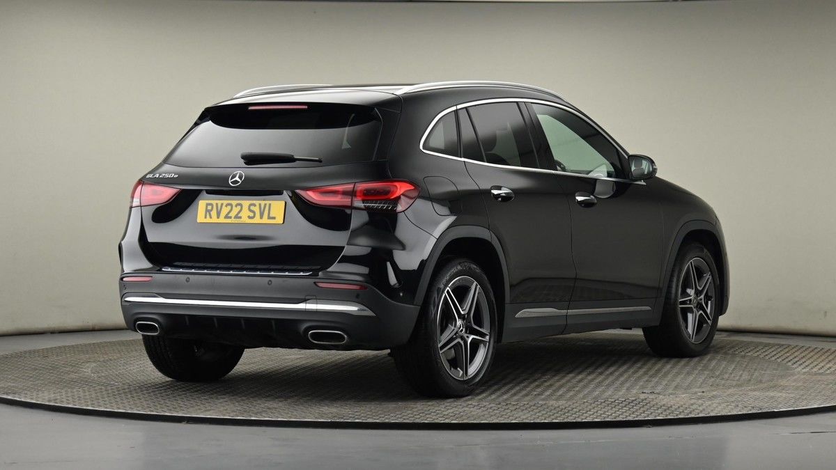 Mercedes-Benz GLA Image 26