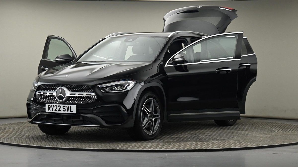 Mercedes-Benz GLA Image 28