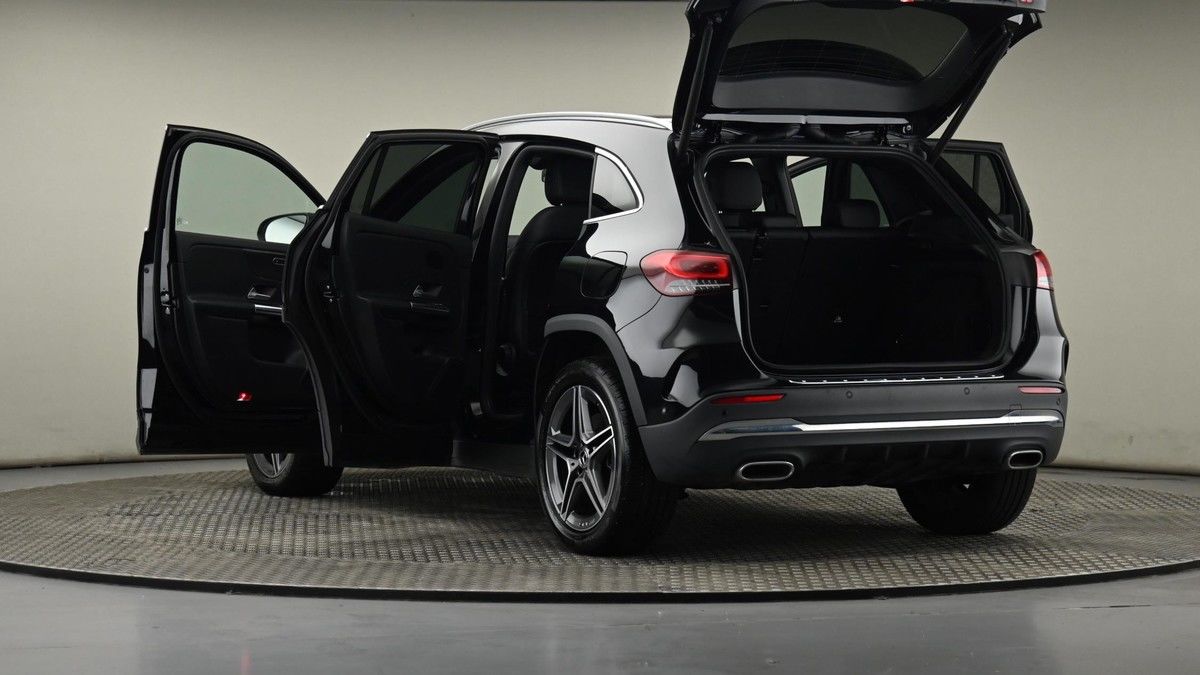 Mercedes-Benz GLA Image 29