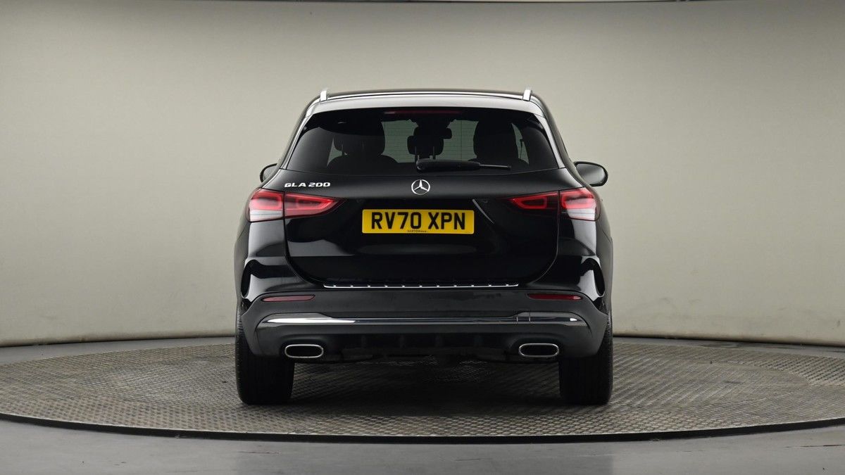 Mercedes-Benz GLA Image 23