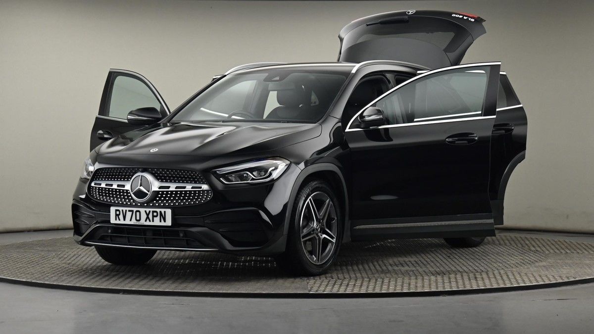 Mercedes-Benz GLA Image 26