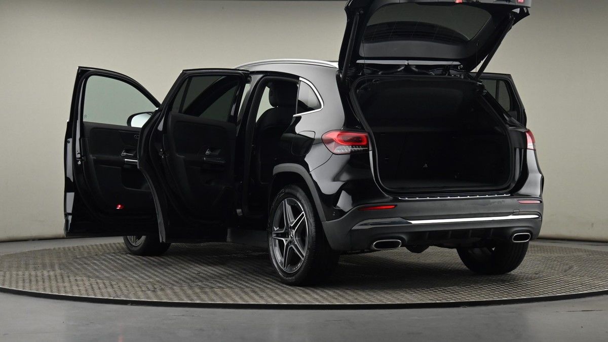 Mercedes-Benz GLA Image 27