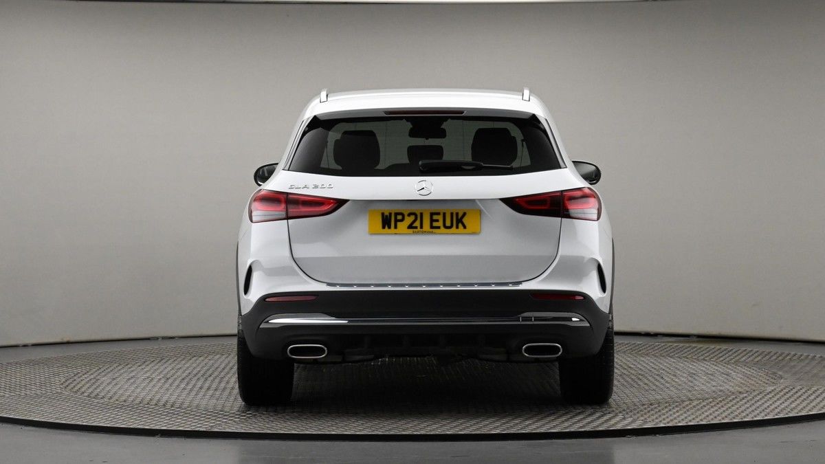 Mercedes-Benz GLA Image 25