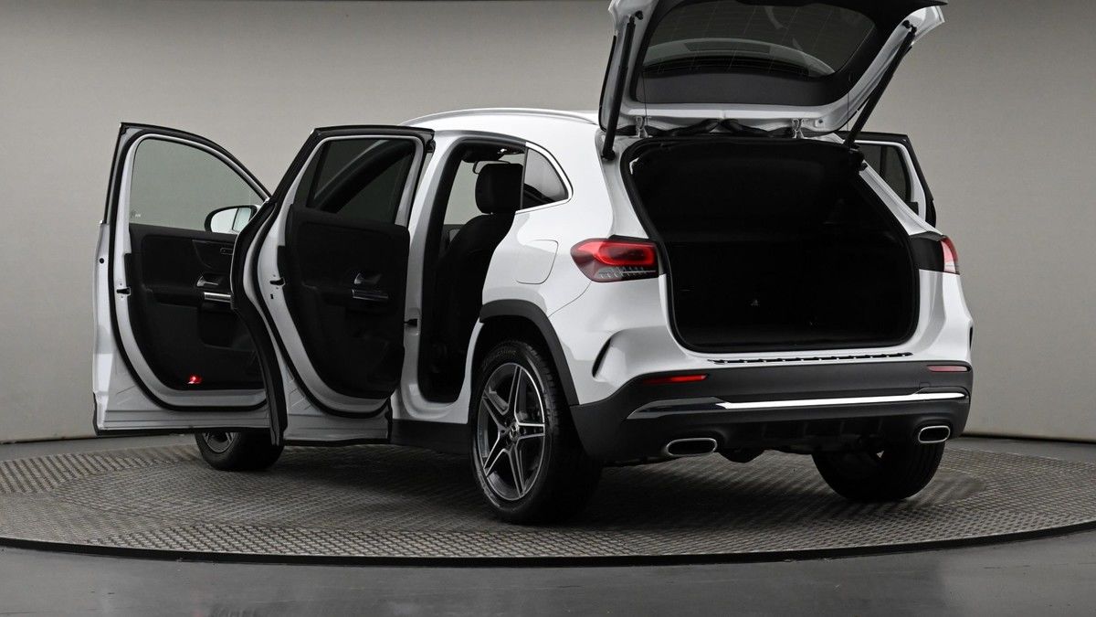 Mercedes-Benz GLA Image 29