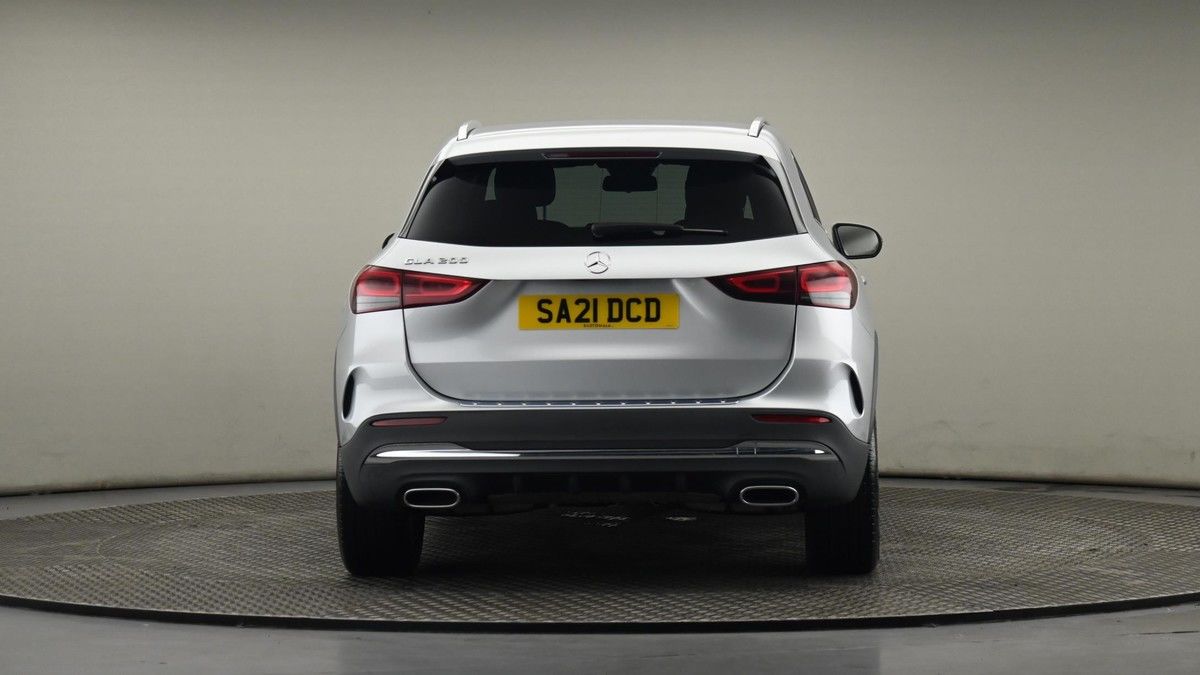 Mercedes-Benz GLA Image 25