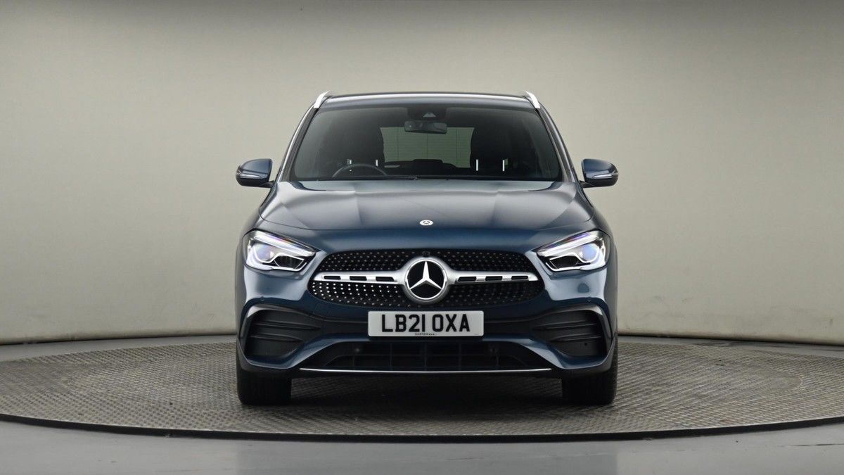 Mercedes-Benz GLA Image 21