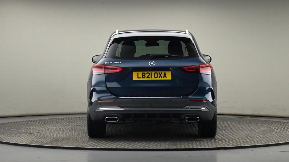 Mercedes-Benz GLA Image 25