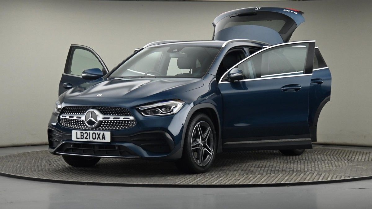 Mercedes-Benz GLA Image 28