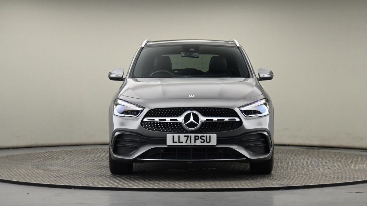 Mercedes-Benz GLA Image 21