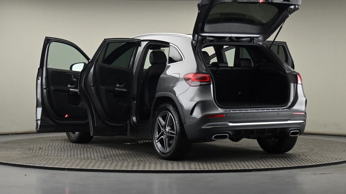 Mercedes-Benz GLA Image 29