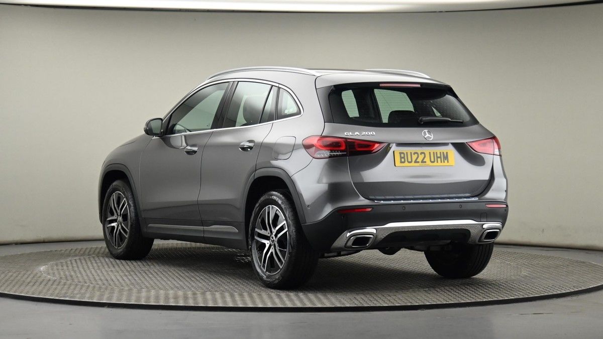 Mercedes-Benz GLA Image 23