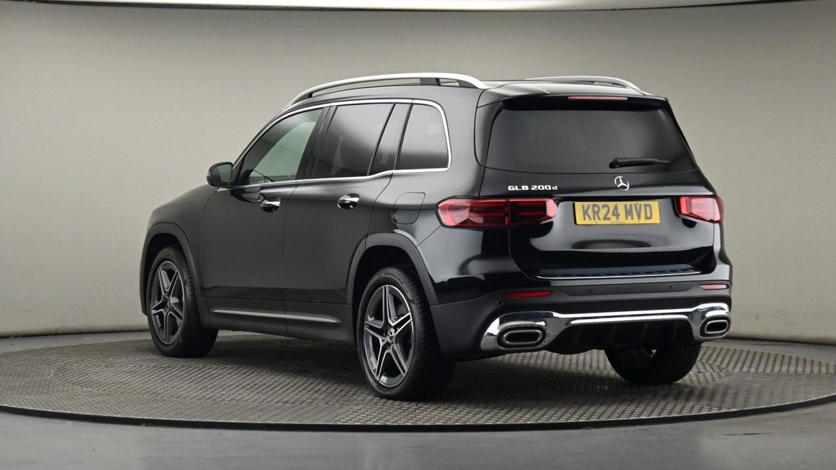 Mercedes-Benz GLB Image 23