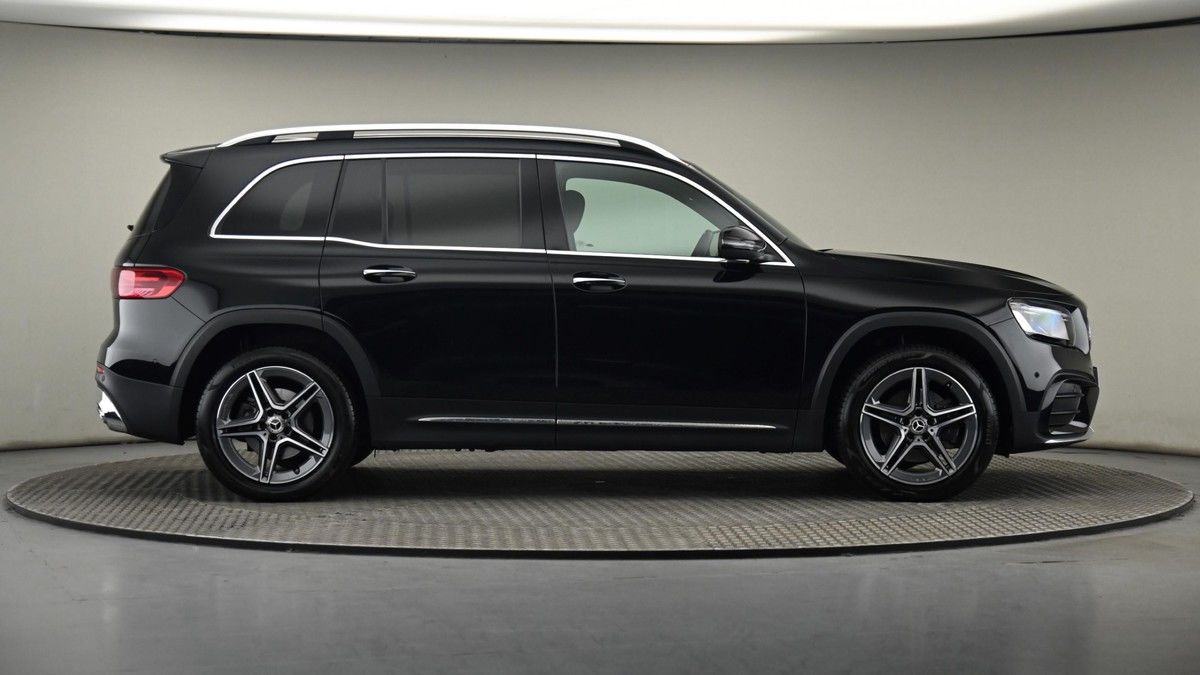 Mercedes-Benz GLB Image 26