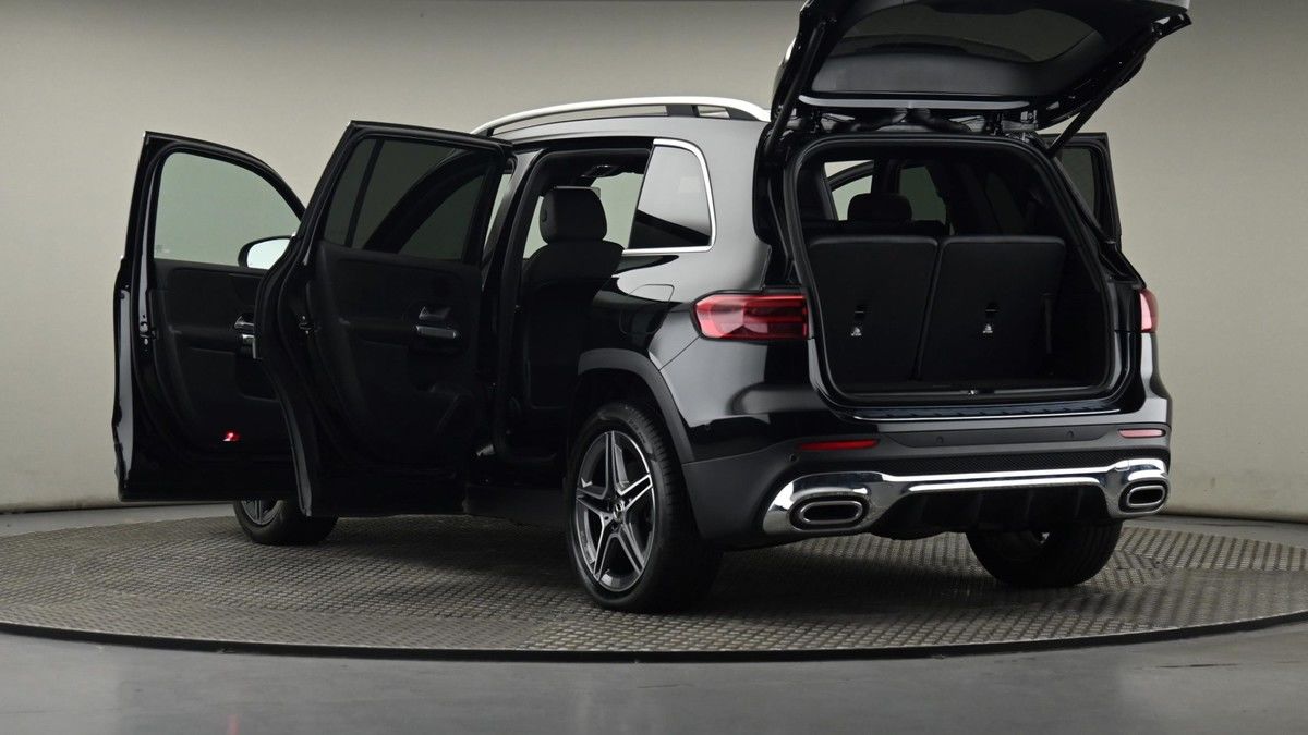 Mercedes-Benz GLB Image 28