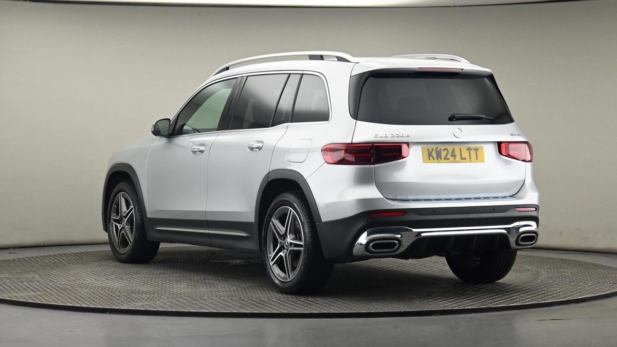 Mercedes-Benz GLB Image 23