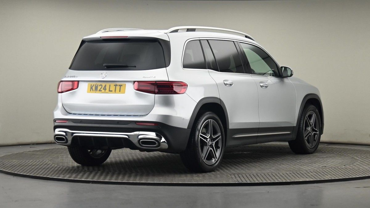 Mercedes-Benz GLB Image 25
