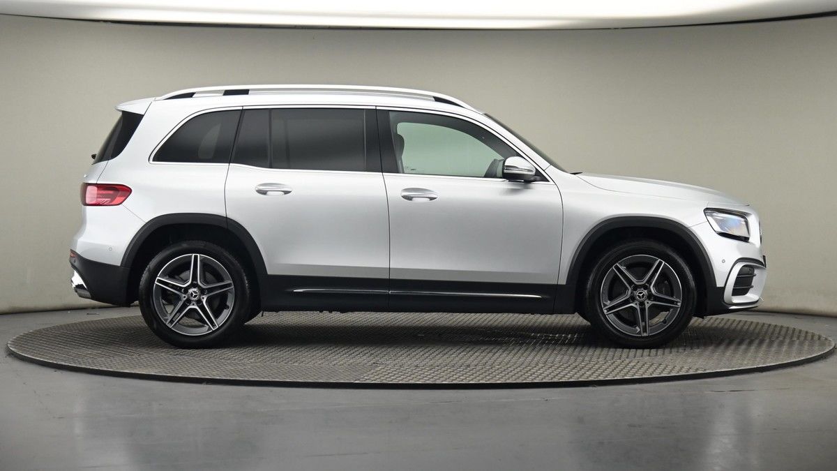 Mercedes-Benz GLB Image 26