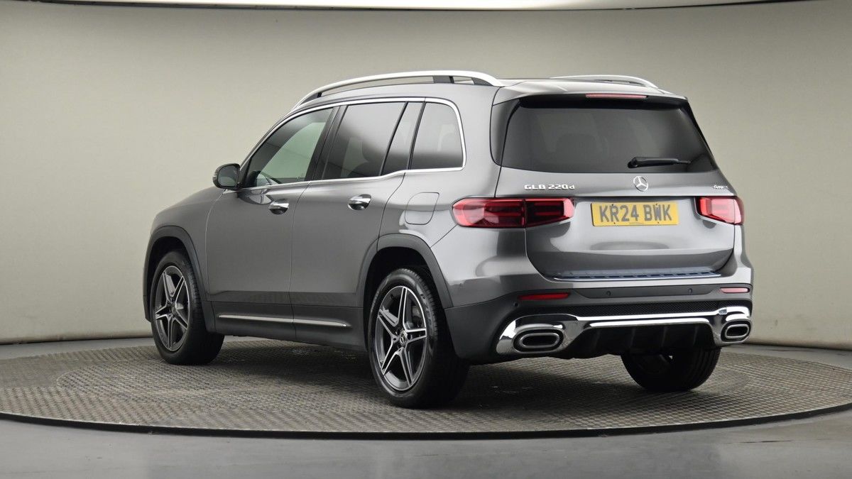 Mercedes-Benz GLB Image 23