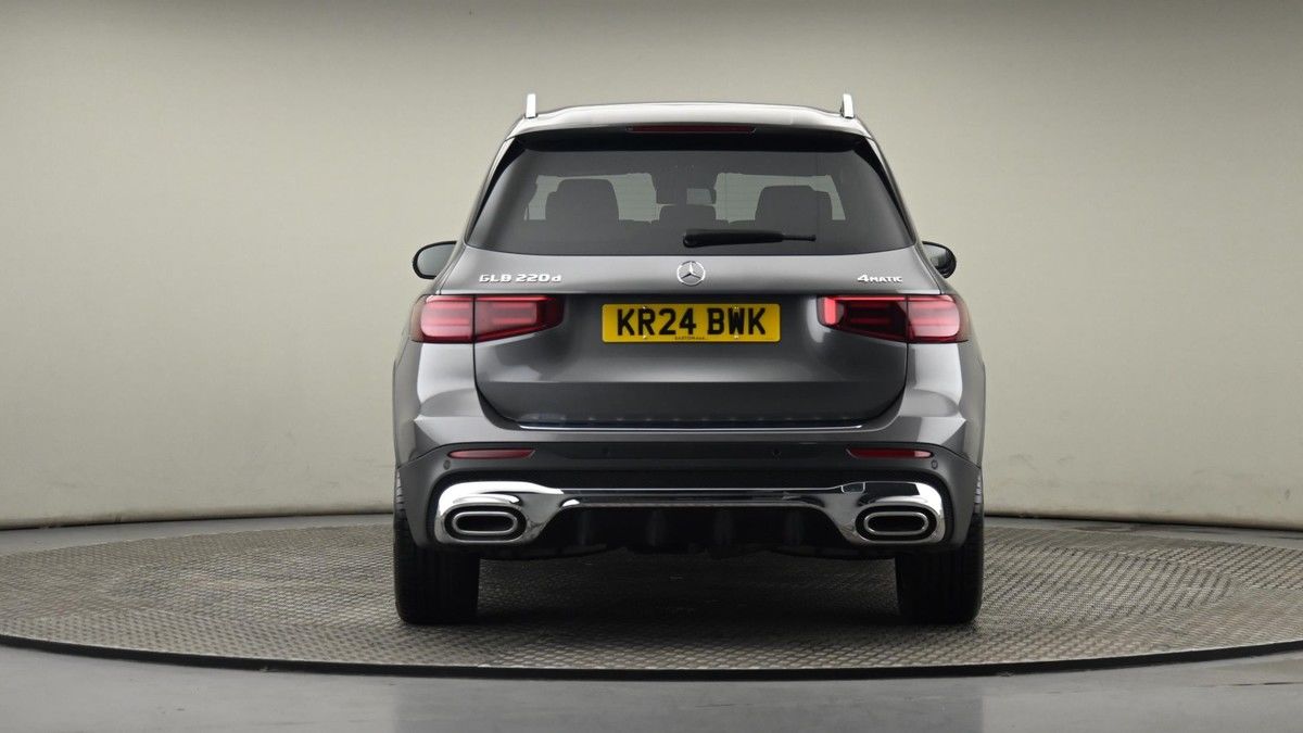 Mercedes-Benz GLB Image 24
