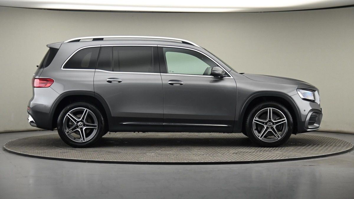 Mercedes-Benz GLB Image 26