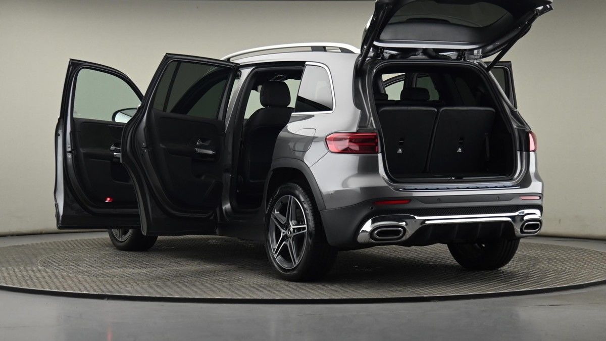 Mercedes-Benz GLB Image 28