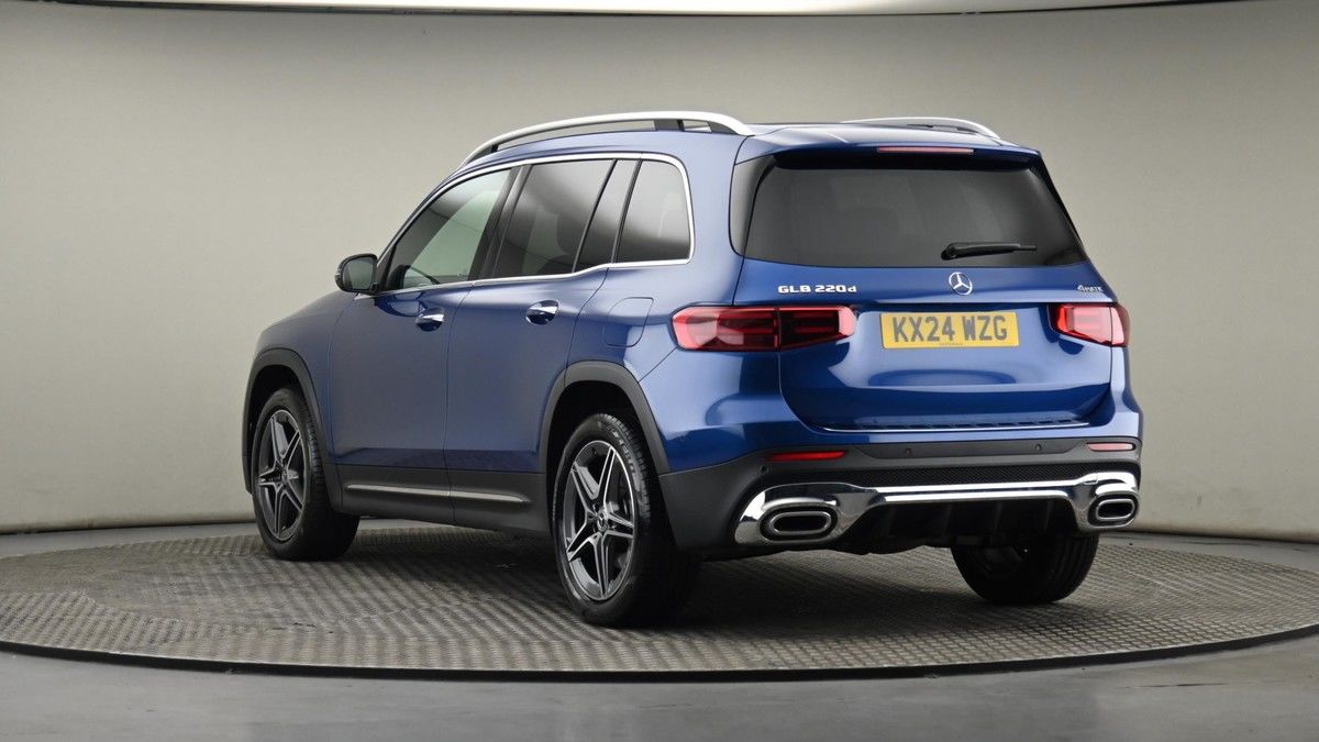 Mercedes-Benz GLB Image 24