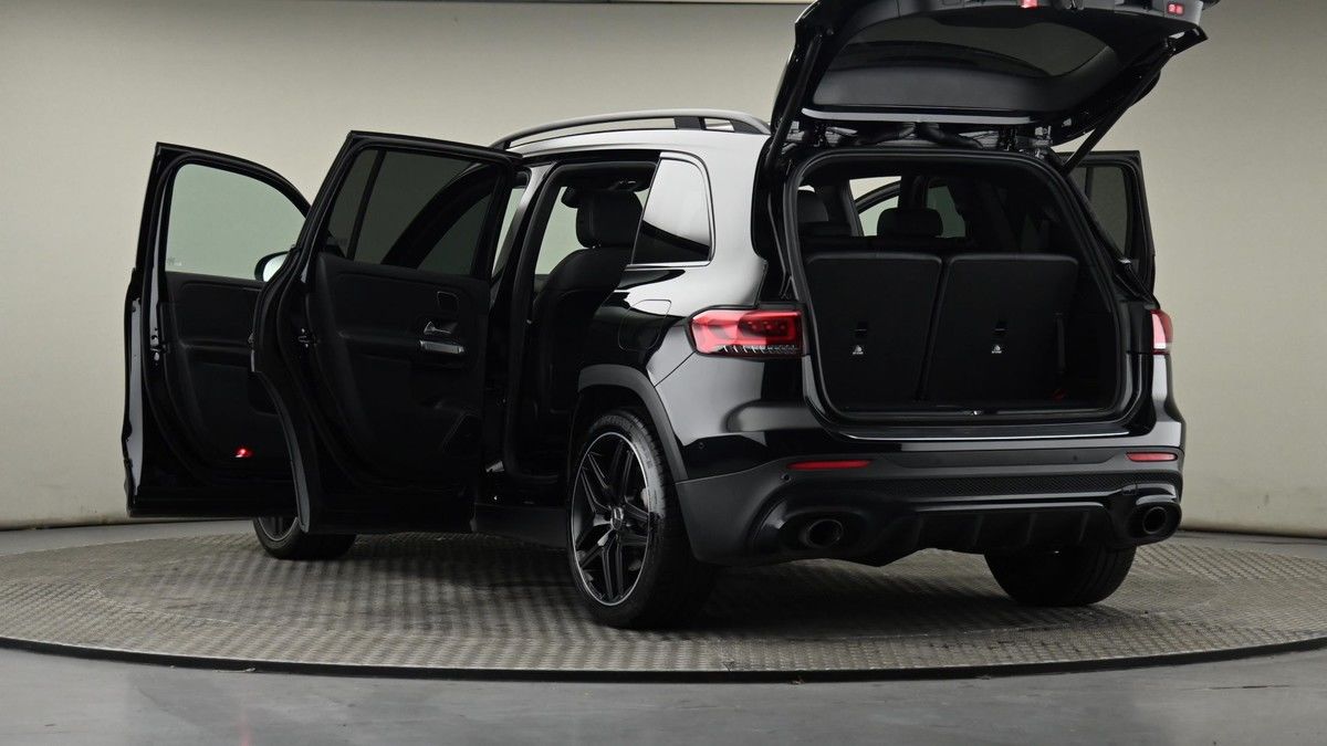 Mercedes-Benz GLB Image 29