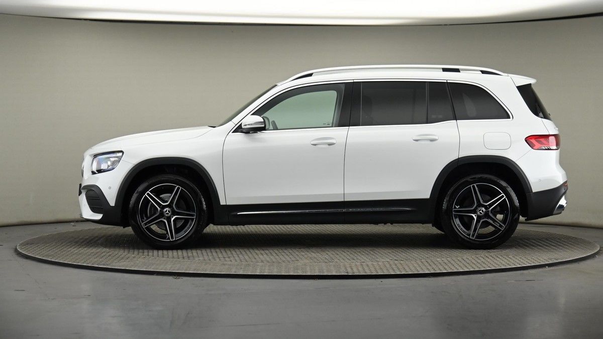 Mercedes-Benz GLB Image 23