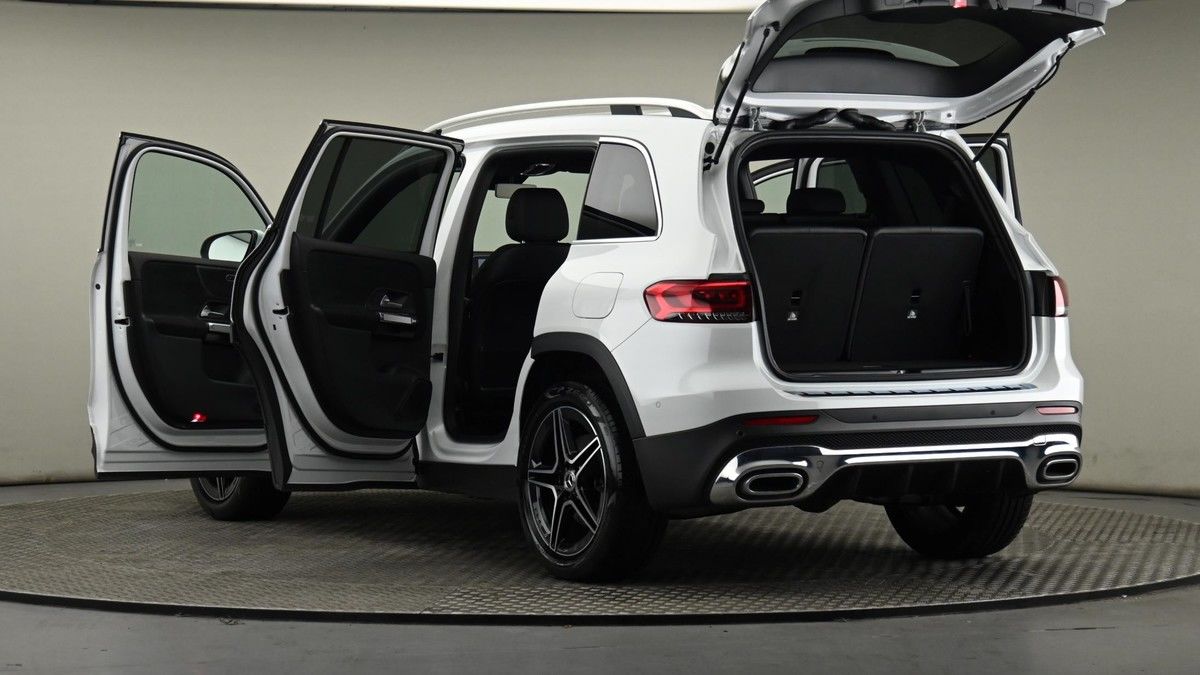 Mercedes-Benz GLB Image 29
