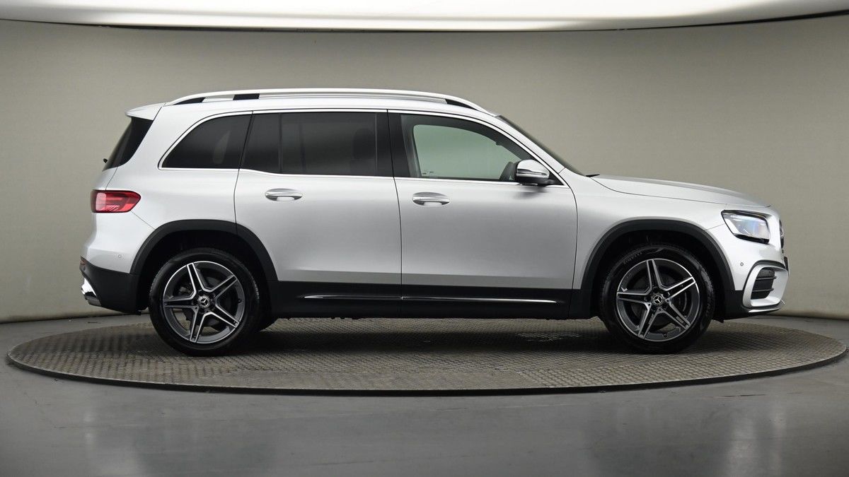 Mercedes-Benz GLB Image 27