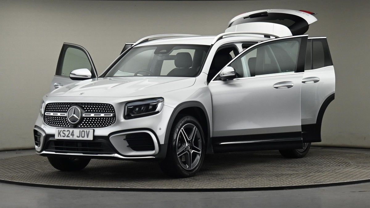 Mercedes-Benz GLB Image 28