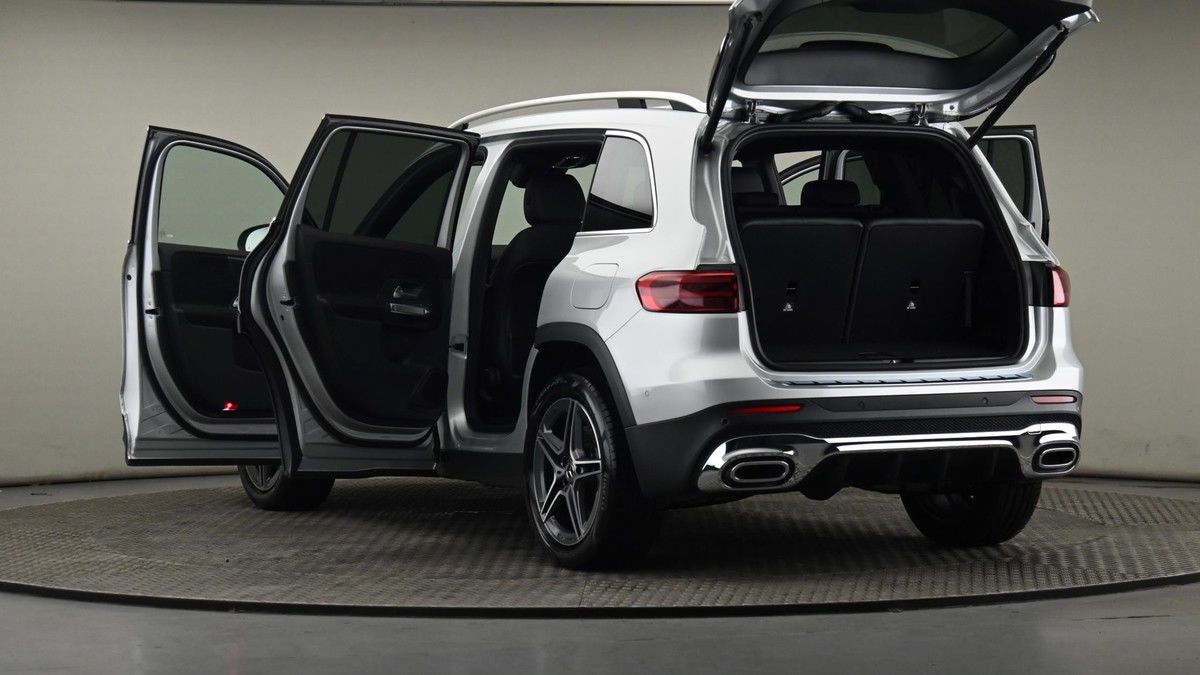 Mercedes-Benz GLB Image 29