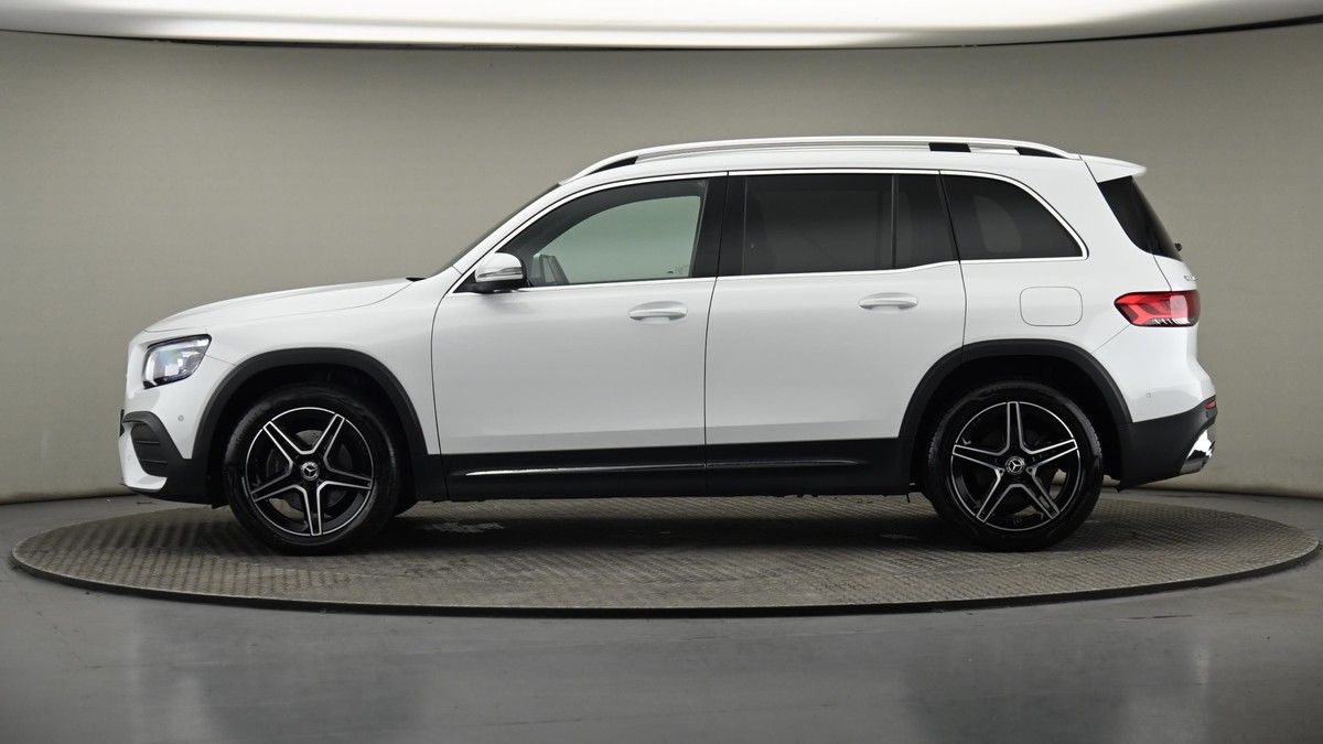 Mercedes-Benz GLB Image 23