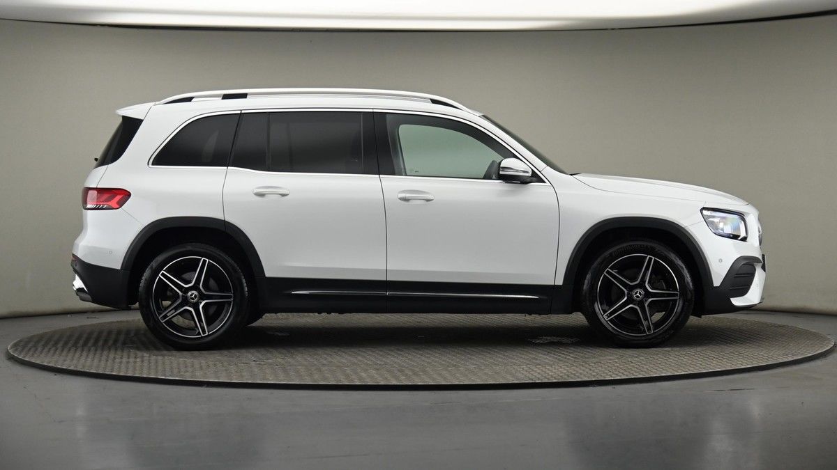Mercedes-Benz GLB Image 27