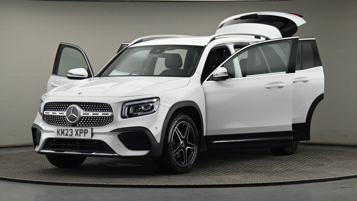 Mercedes-Benz GLB Image 28
