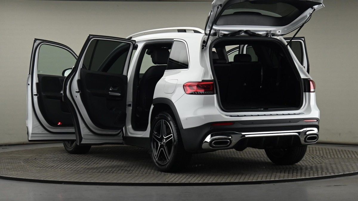 Mercedes-Benz GLB Image 29