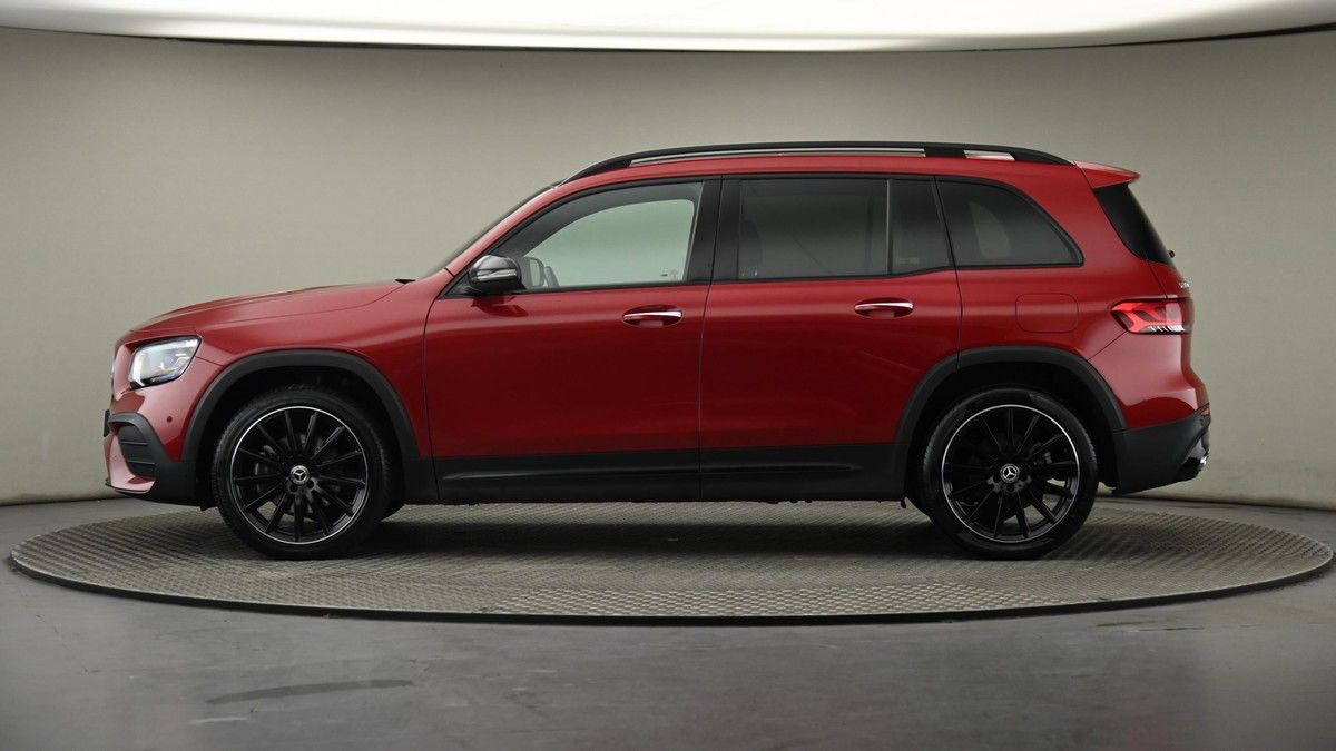 Mercedes-Benz GLB Image 24