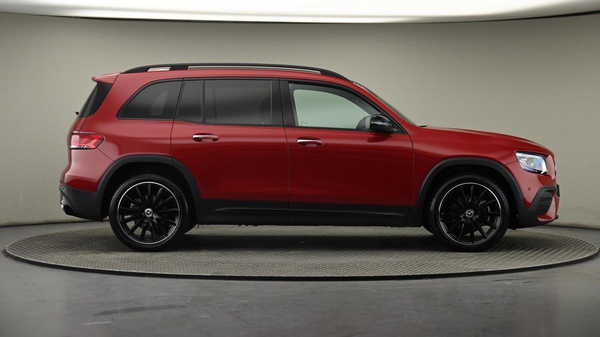 Mercedes-Benz GLB Image 28