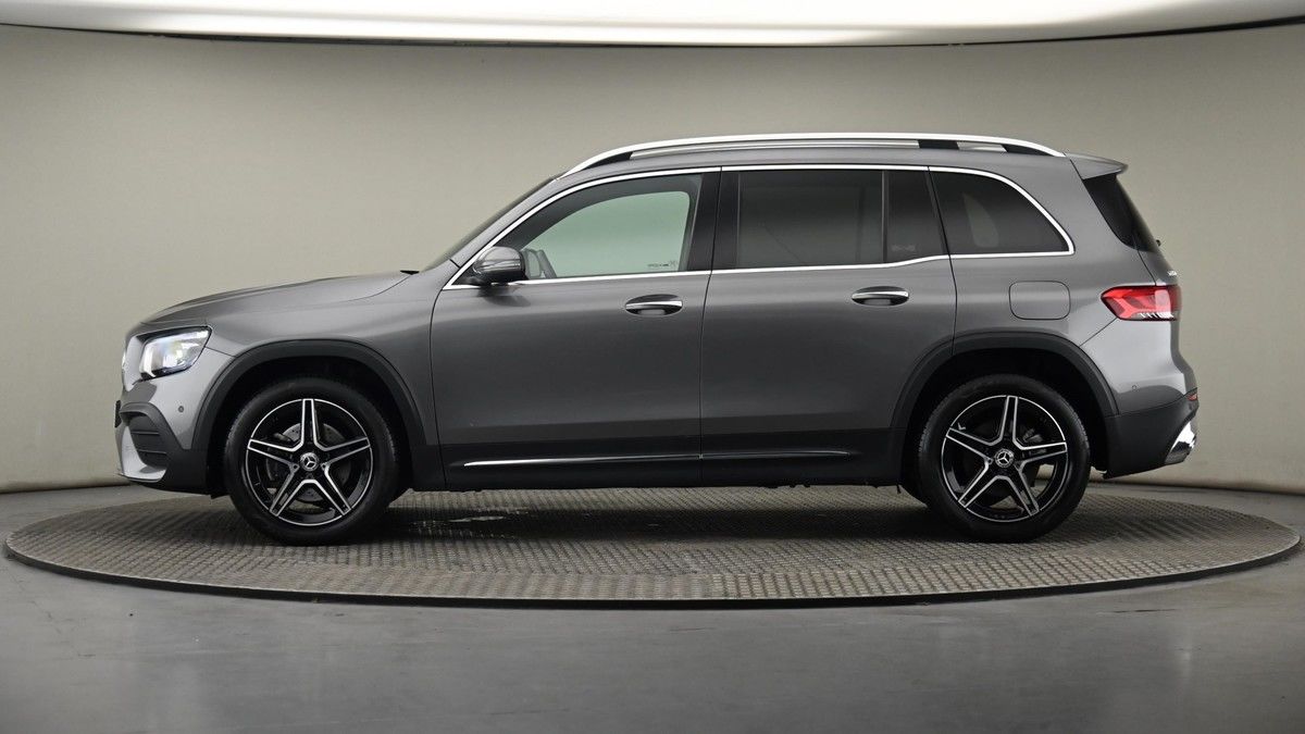 Mercedes-Benz GLB Image 22