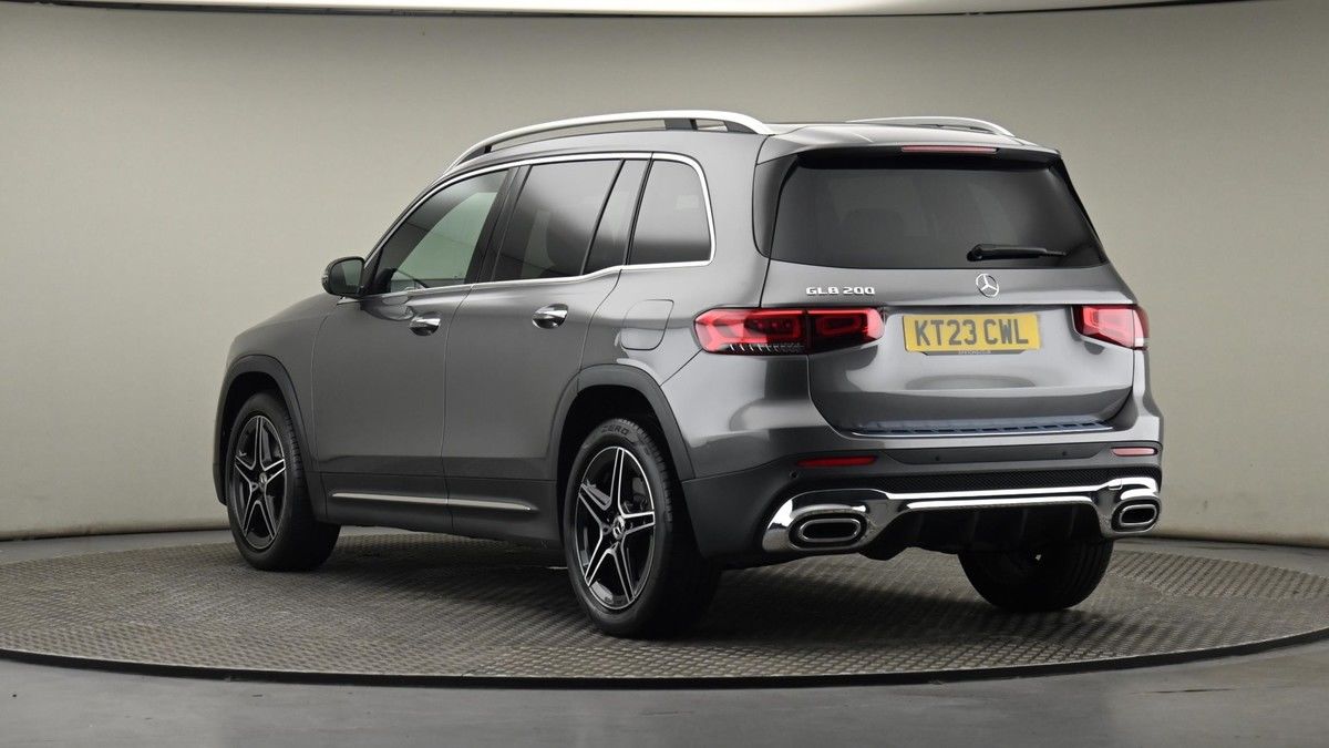 Mercedes-Benz GLB Image 23