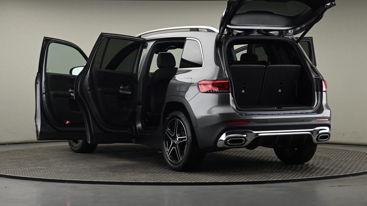 Mercedes-Benz GLB Image 28