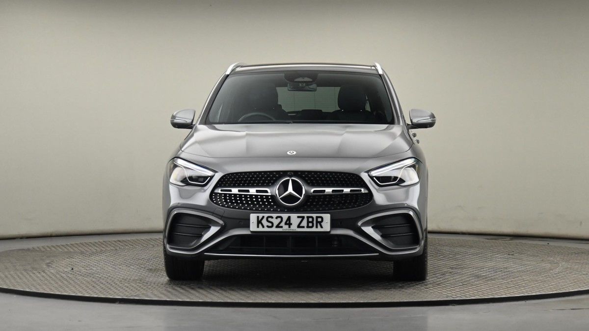 Mercedes-Benz GLA Image 21