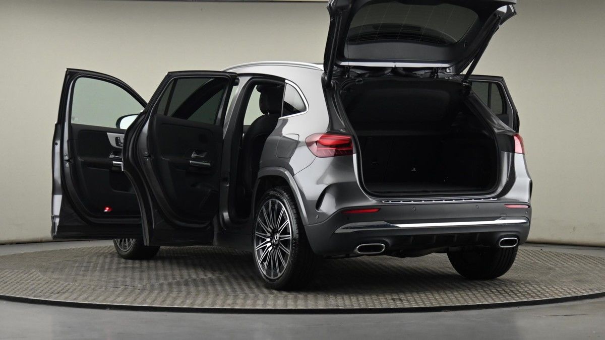 Mercedes-Benz GLA Image 29