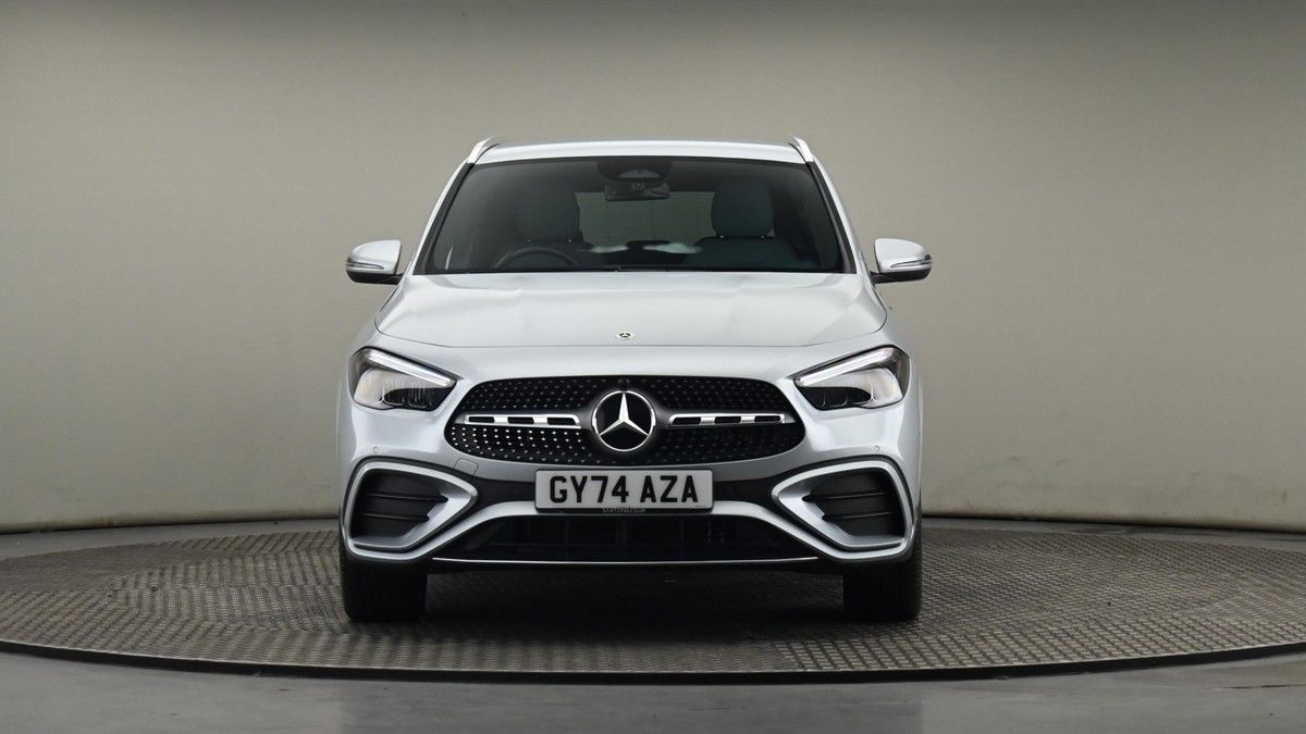 Mercedes-Benz GLA Image 21